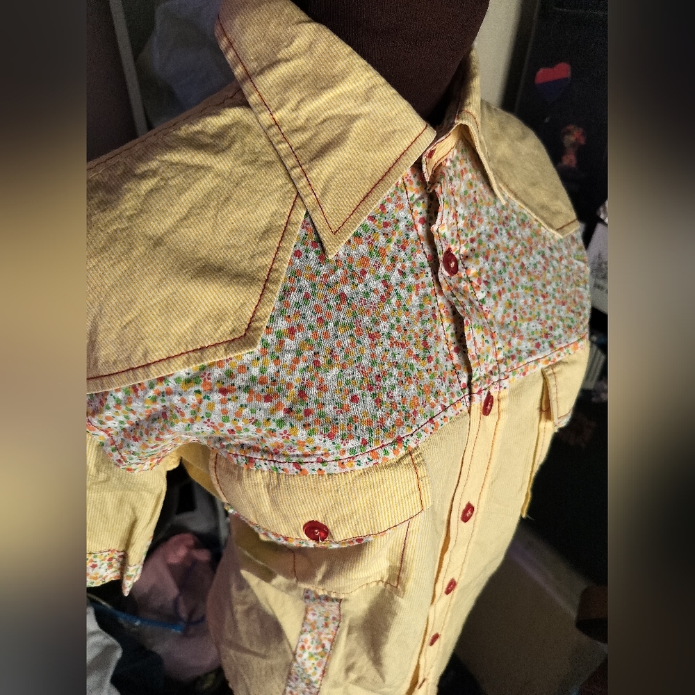 EUC Vintage NEO Floral Pocketed Button Down Blouse